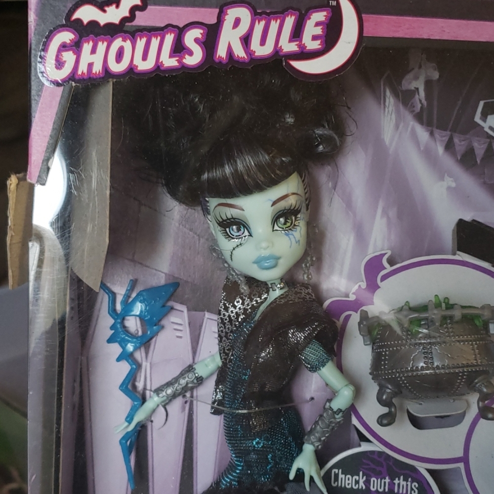 Ghouls Rule Frankie Stein